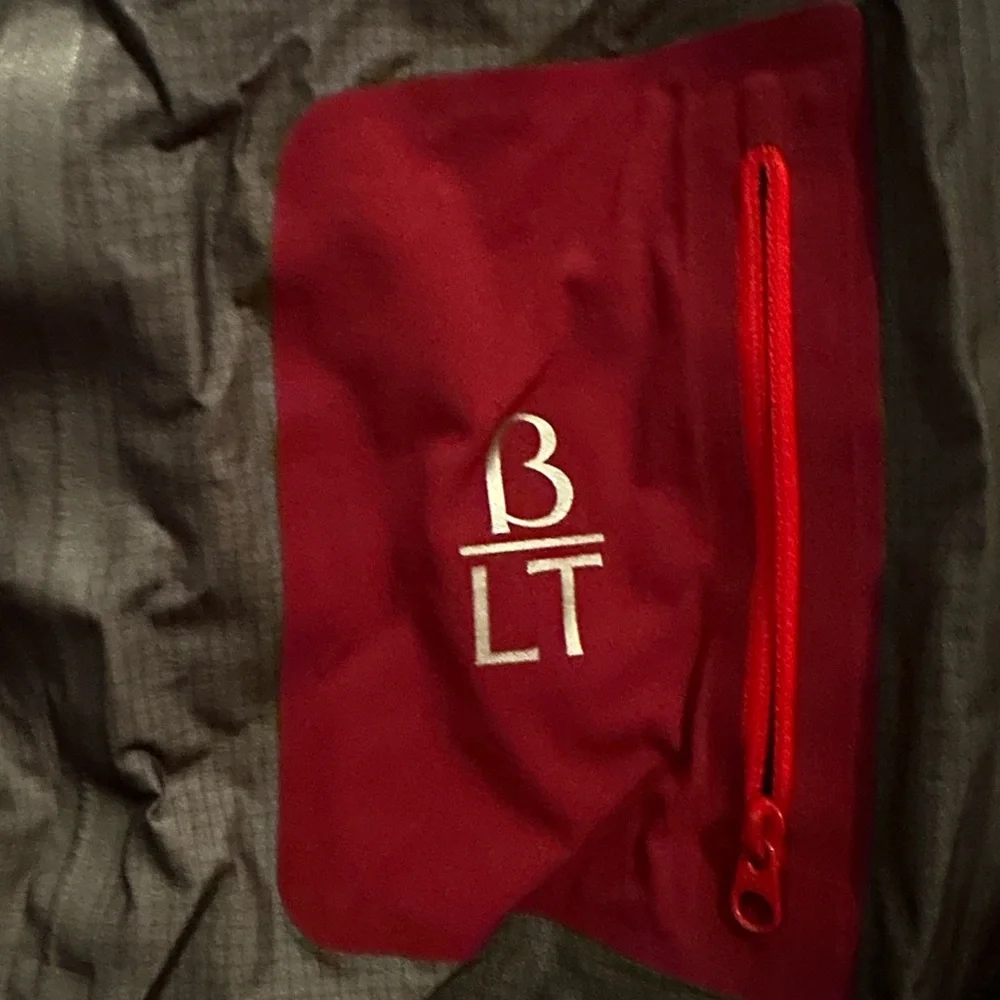 Arc'teryx Women's Beta LT Gore-tex Pro Ski Jacket Hardshell - Maroon Rhapsody - Picture 4 of 5